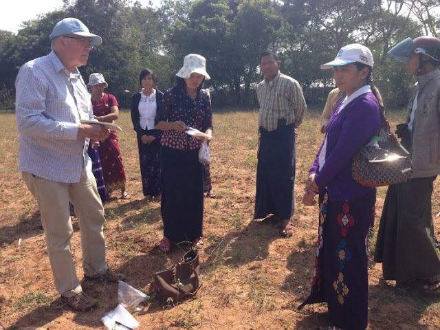 Peter Sale discussing soil fertility issues in the Central Dry Zone of Myanmar | Photo courtesy of the author